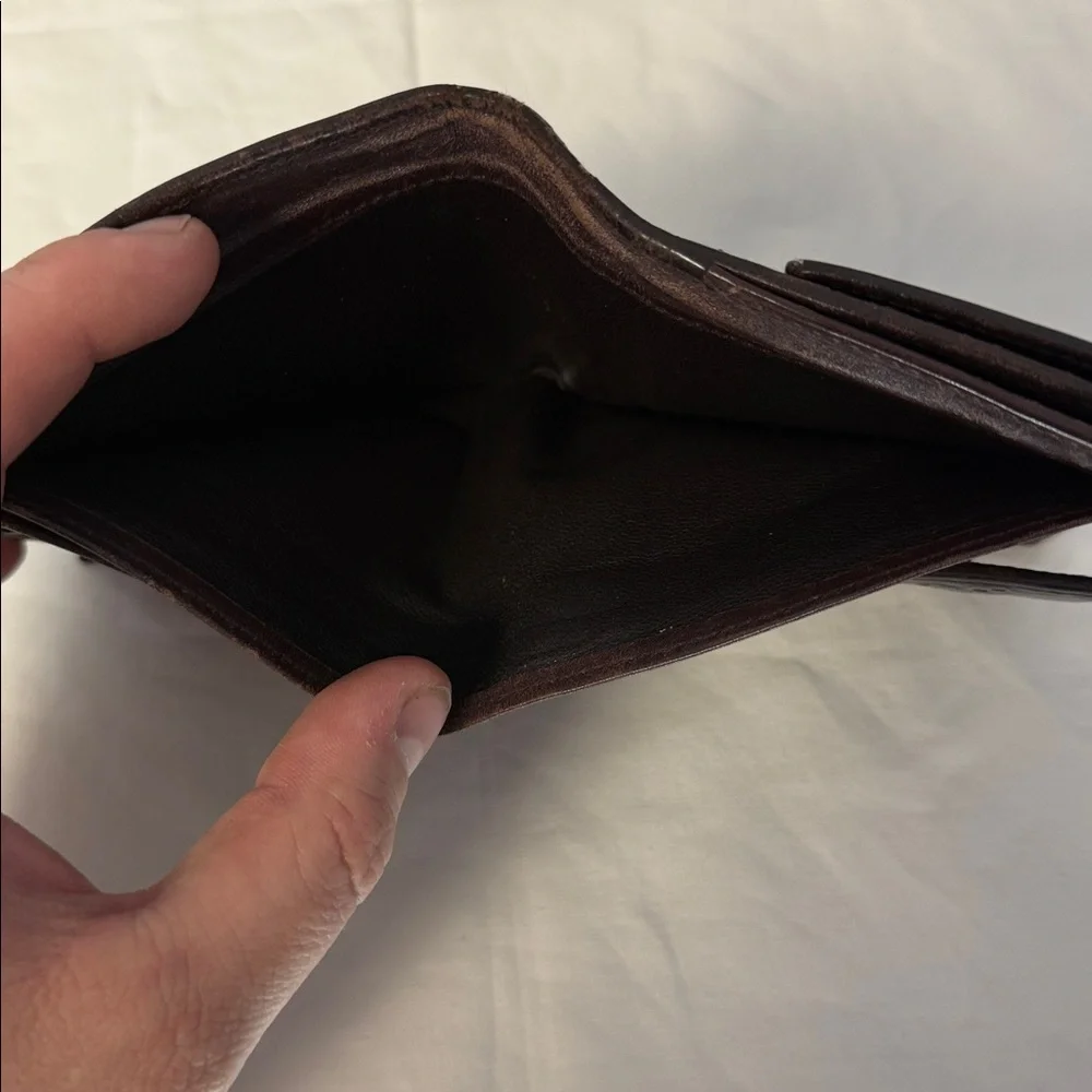 Gucci GG Embossed Leather Bifold Wallet Brown Vintage